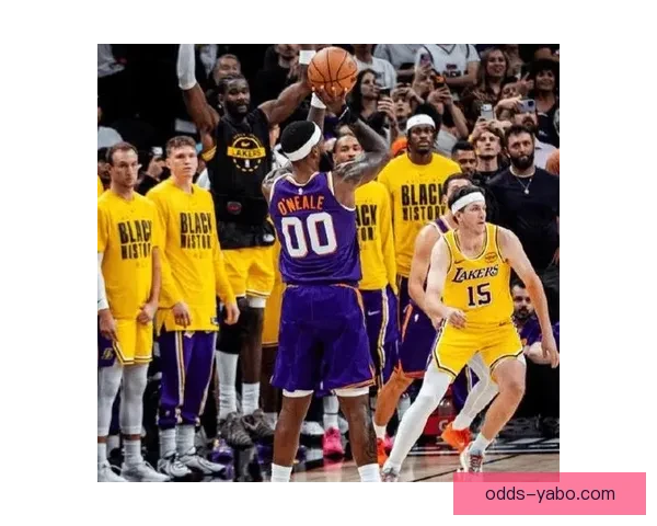 决胜25秒狂砍6分轻取湖人 386万詹金斯迎生涯最佳表现 比帅直言已见惯不惊